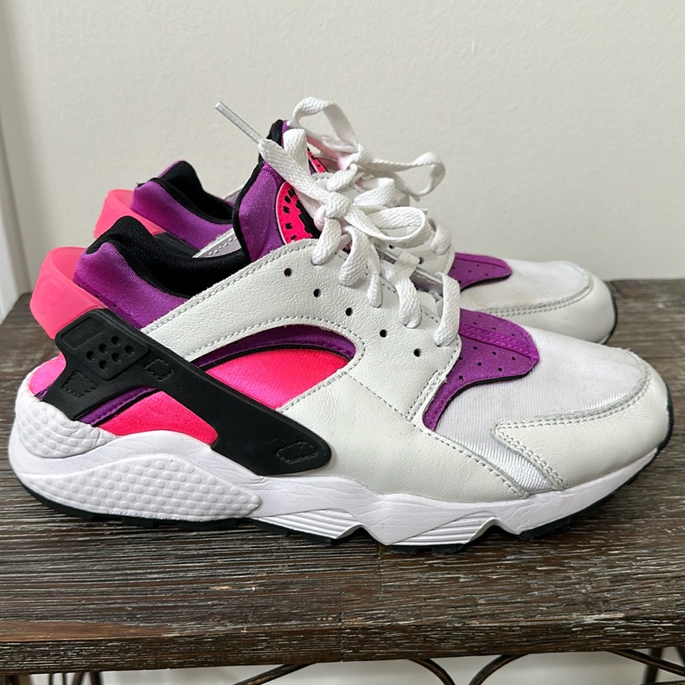 Women’s Nike Air Huarache US 9